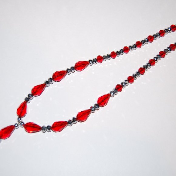 Set Necklace and Earrings,Glass Beaded Earring and Necklace,Red and Silver Color - Picture 4 of 5
